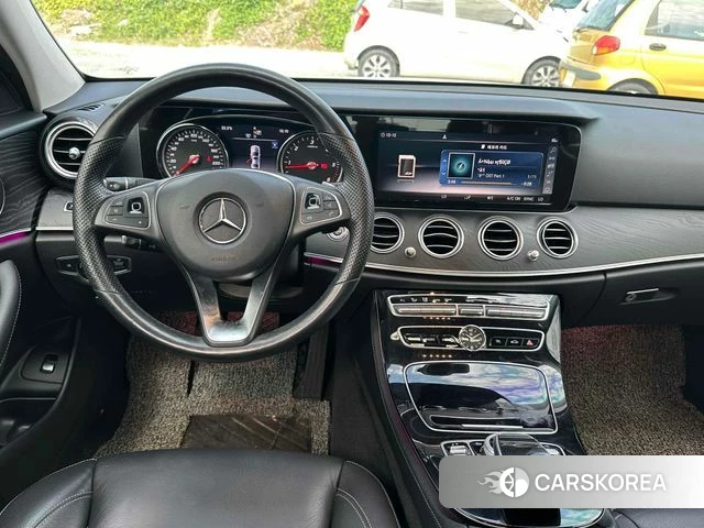 Mercedes-Benz E-Class W213 2018 Белый из Кореи, фото 2