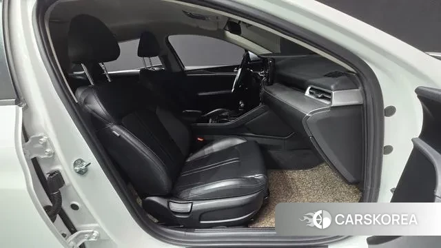 Kia K5 3rd generation 2021 Белый из Кореи, фото 2