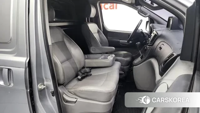 Hyundai The New Grand Starex 2018 Серебристо-серый из Кореи, фото 2