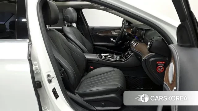 Mercedes-Benz E-Class W213 2019 Белый из Кореи, фото 2