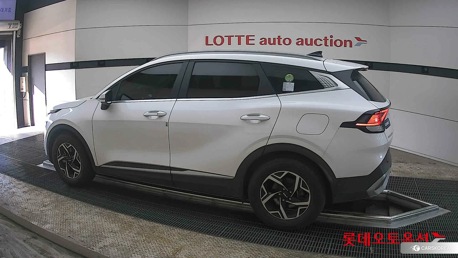 Kia Sportage 2022 Snow White Pearl (optional) из Кореи, фото 2