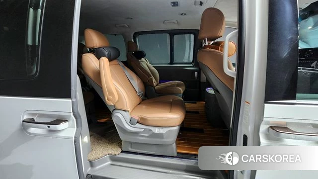 Hyundai Staria 2023 Белый из Кореи, фото 2