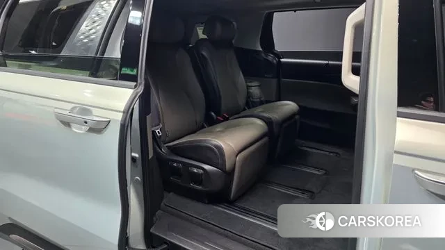 Kia The New Carnival 4th Generation 2024 Светло-серебряный цвет из Кореи, фото 2