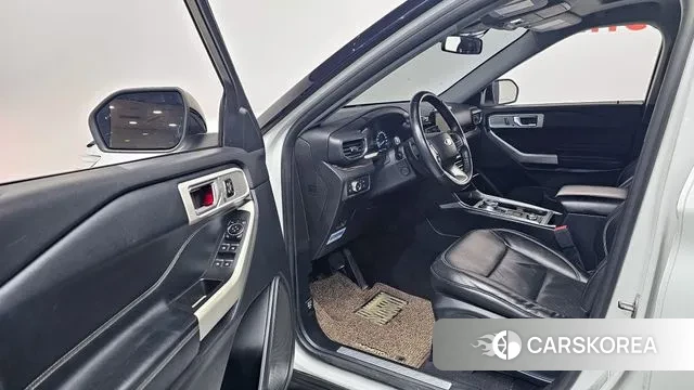 Ford Explorer 6th Generation 2021 Белый из Кореи, фото 2