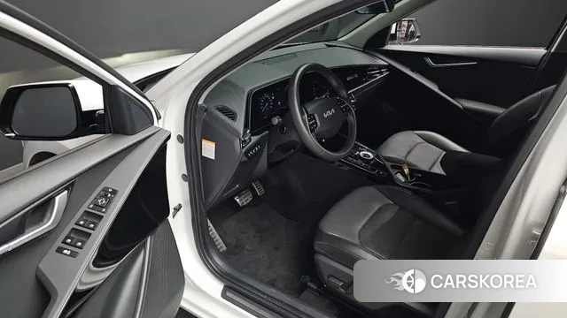 Kia Di Ol Nu Niro 2022 Белый из Кореи, фото 2