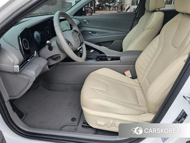 Hyundai The New Avante (CN7) 2024 Белый из Кореи, фото 2