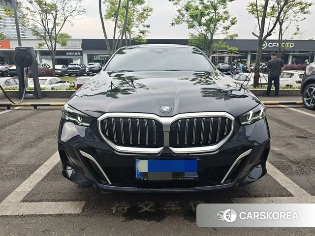BMW 5 series 2024 Черный из Китая, фото 2