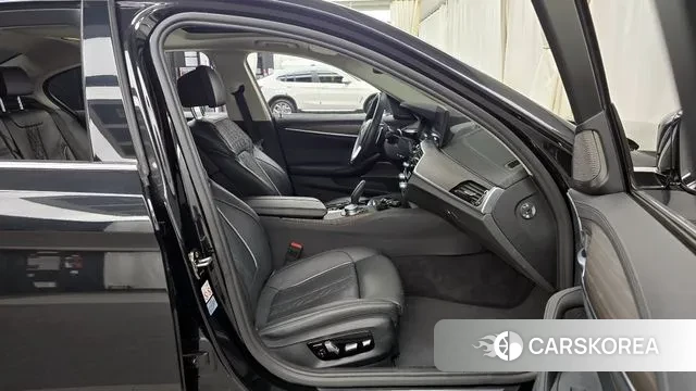 BMW 5 Series (G30) 2021 Черный из Кореи, фото 2