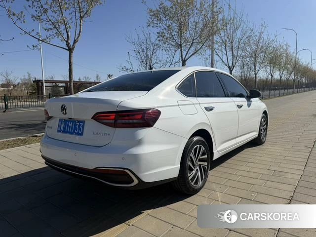 Volkswagen Lavida 2023 Белый из Китая, фото 2