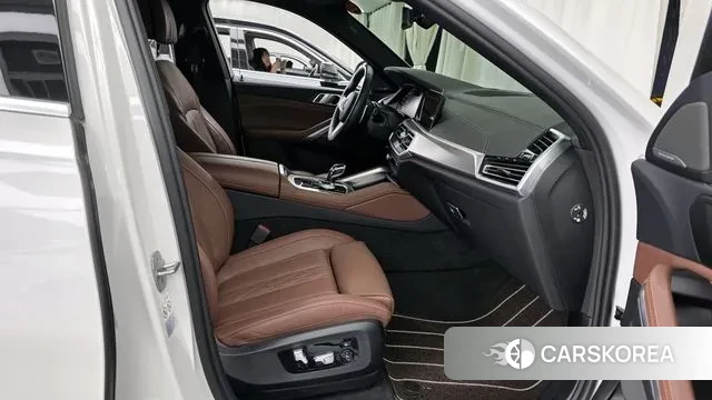 BMW X6 (G06) 2023 Белый из Кореи, фото 2