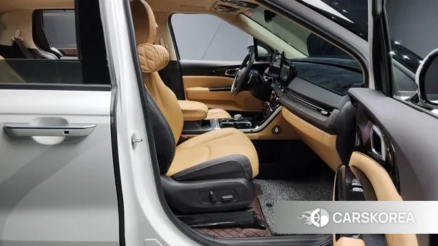 Kia Carnival 4th generation 2023 Белый из Кореи, фото 2