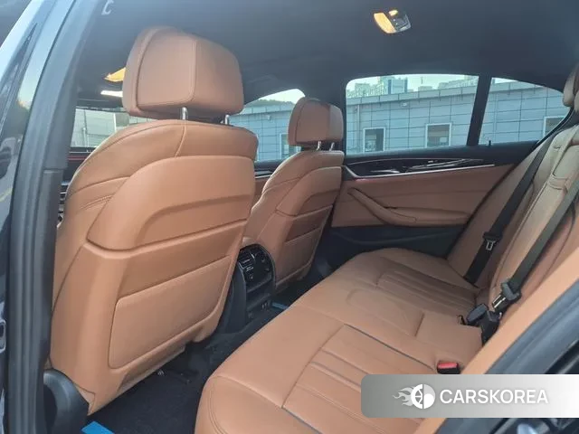 BMW 5 Series (G30) 2021 Черный из Кореи, фото 2