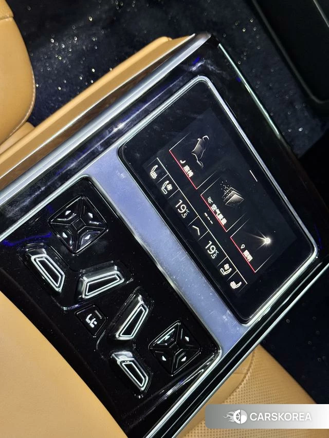 Audi A8 2023 Черный из Китая, фото 2