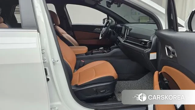 Kia Sportage 5th Generation Hybrid 2024 Белый из Кореи, фото 2