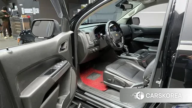 Chevrolet (GM Daewoo) Real New Colorado 2022 Черный из Кореи, фото 2