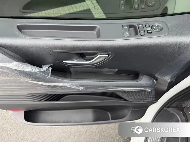 Hyundai Staria 2025 Белый из Кореи, фото 2