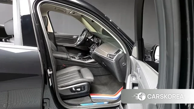 BMW X7 (G07) 2022 Черный из Кореи, фото 2