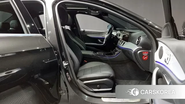 Mercedes-Benz E-Class W213 2021 Серый из Кореи, фото 2