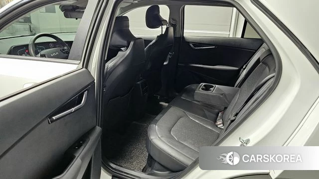 Kia Di Ol Nu Niro 2022 Белый из Кореи, фото 2