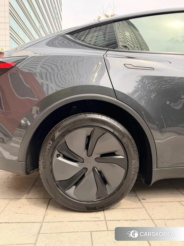 Tesla Model Y 2025 Серый из Кореи, фото 2