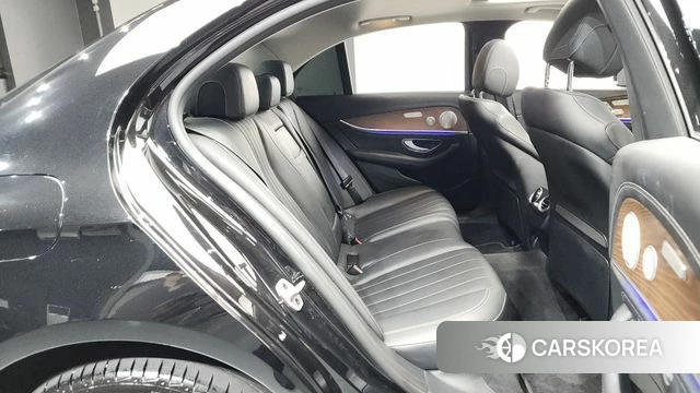 Mercedes-Benz E-Class W213 2020 Черный из Кореи, фото 2