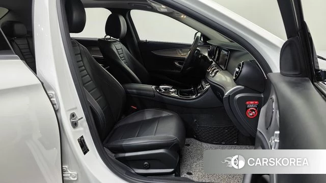 Mercedes-Benz E-Class W213 2019 Белый из Кореи, фото 2