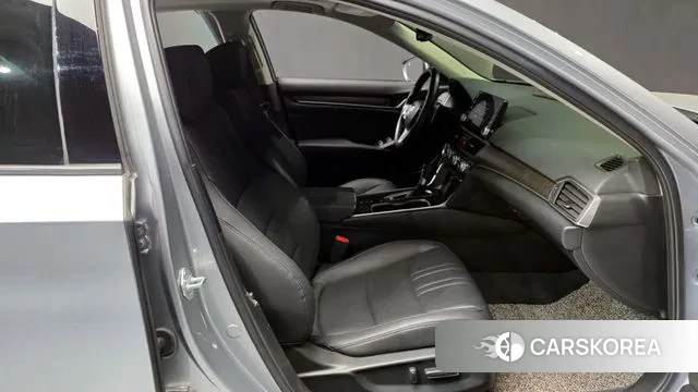 Honda Accord 10th Generation 2021 Серебристо-серый из Кореи, фото 2