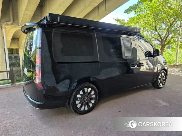 Hyundai Staria 2023 Черный из Кореи, фото 2