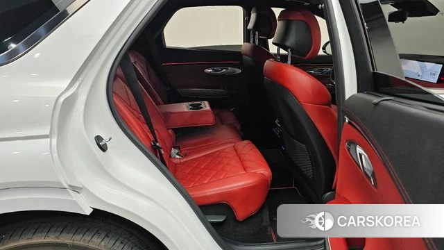 Genesis GV70 2024 Белый из Кореи, фото 2