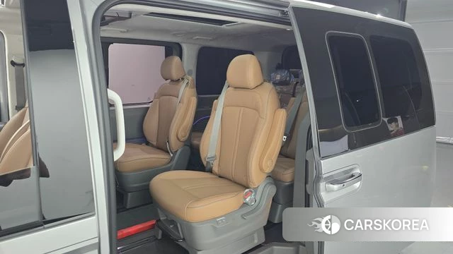 Hyundai Staria 2024 Серый из Кореи, фото 2