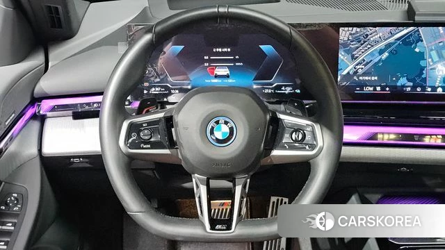 BMW 5 Series (G60) 2024 Белый из Кореи, фото 2