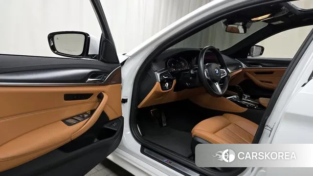 BMW 5 Series (G30) id 2905611 из Кореи 2