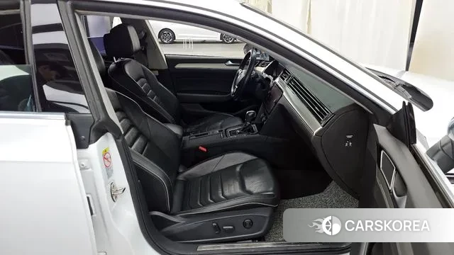 Volkswagen Arteon 2019 Белый из Кореи, фото 2