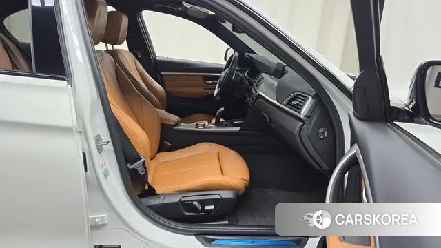 BMW 3 Series (F30) 2018 Белый из Кореи, фото 2