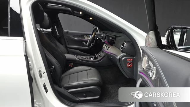 Mercedes-Benz E-Class W213 2022 Белый из Кореи, фото 2