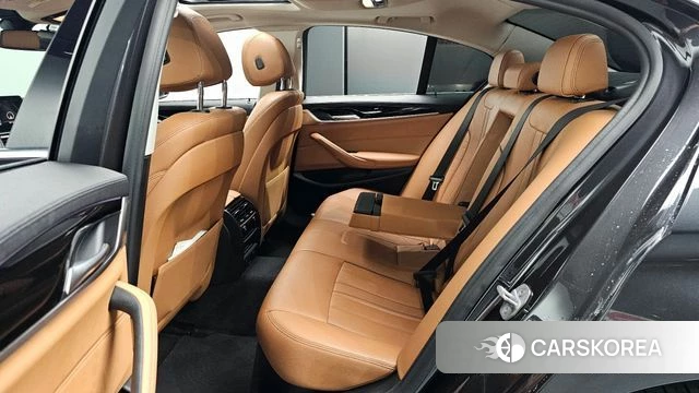 BMW 5 Series (G30) 2018 Серый из Кореи, фото 2