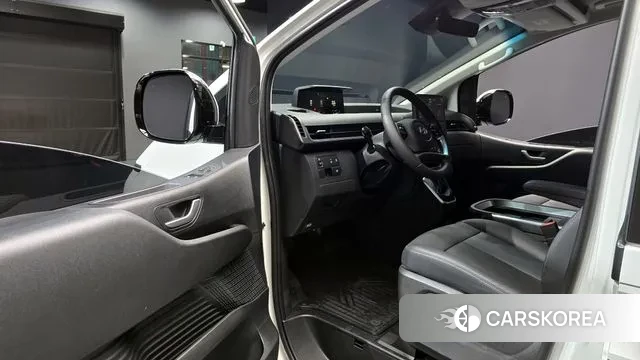 Hyundai Staria 2025 Белый из Кореи, фото 2