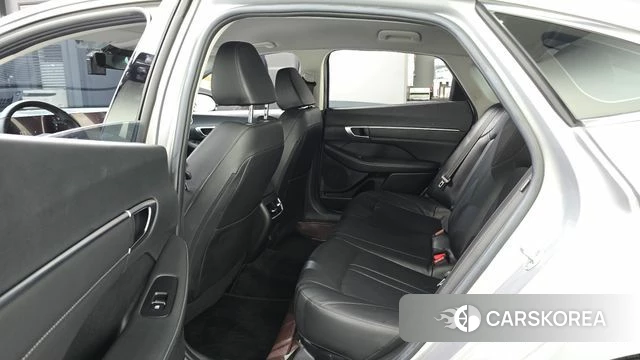 Hyundai Sonata D Edge (DN8) 2024 Серебристо-серый из Кореи, фото 2