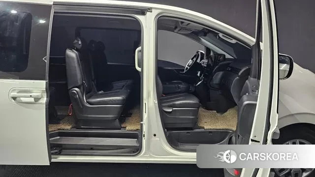 Hyundai Staria 2024 Белый из Кореи, фото 2