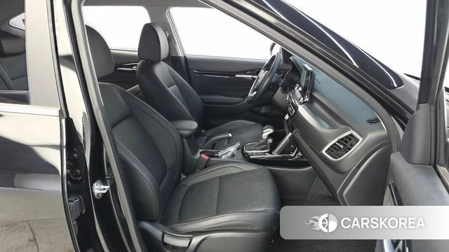 Kia Seltos 2022 Белый из Кореи, фото 2