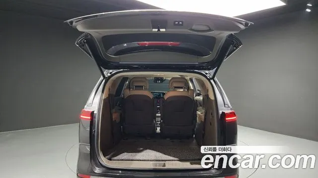 Kia Carnival 4th generation 2022 Серый из Кореи, фото 2