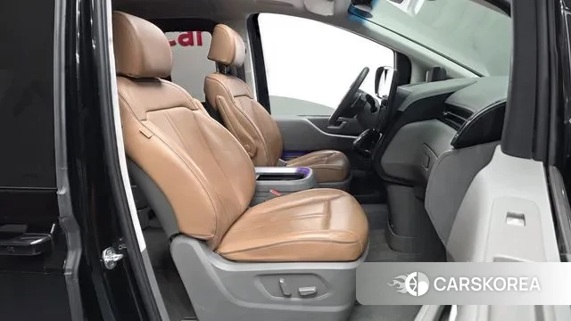 Hyundai Staria 2022 Черный из Кореи, фото 2