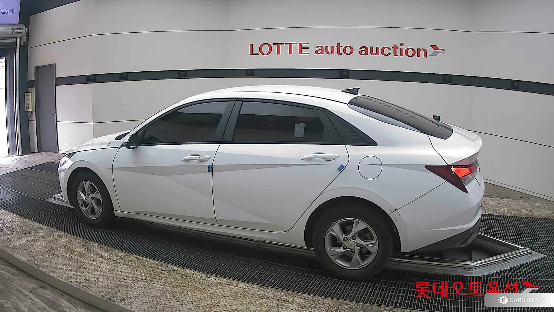 Hyundai Avante 2022 Polar White из Кореи, фото 2