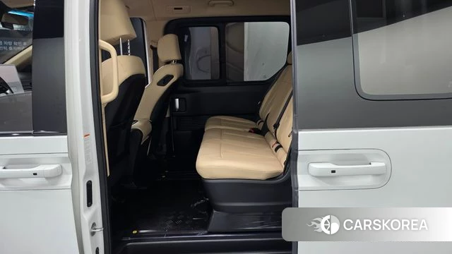 Hyundai Staria 2023 Белый из Кореи, фото 2