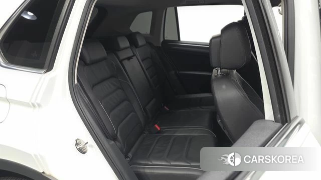 Volkswagen Tiguan second Generation 2018 Белый из Кореи, фото 2
