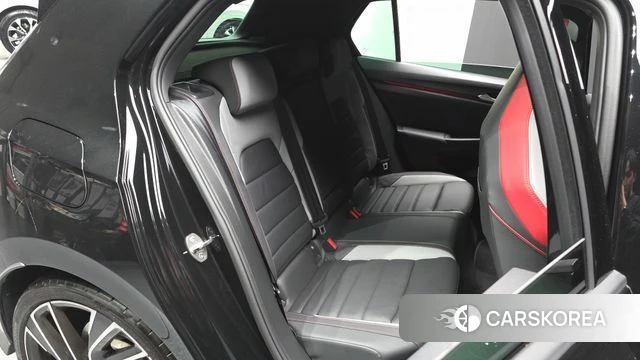 Volkswagen Golf 8th Generation 2024 Черный из Кореи, фото 2