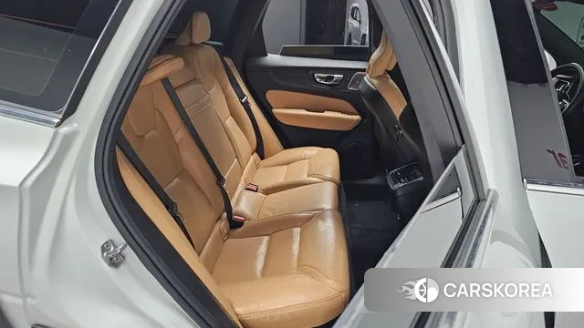 Volvo XC60 second Generation 2018 Белый из Кореи, фото 2