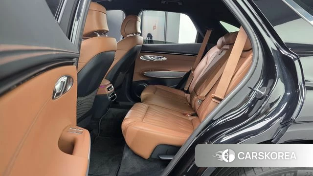 Genesis GV70 2023 Черный из Кореи, фото 2