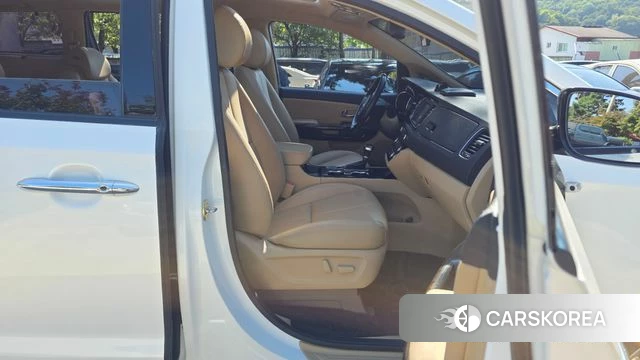 Kia The New Carnival 2019 Белый из Кореи, фото 2