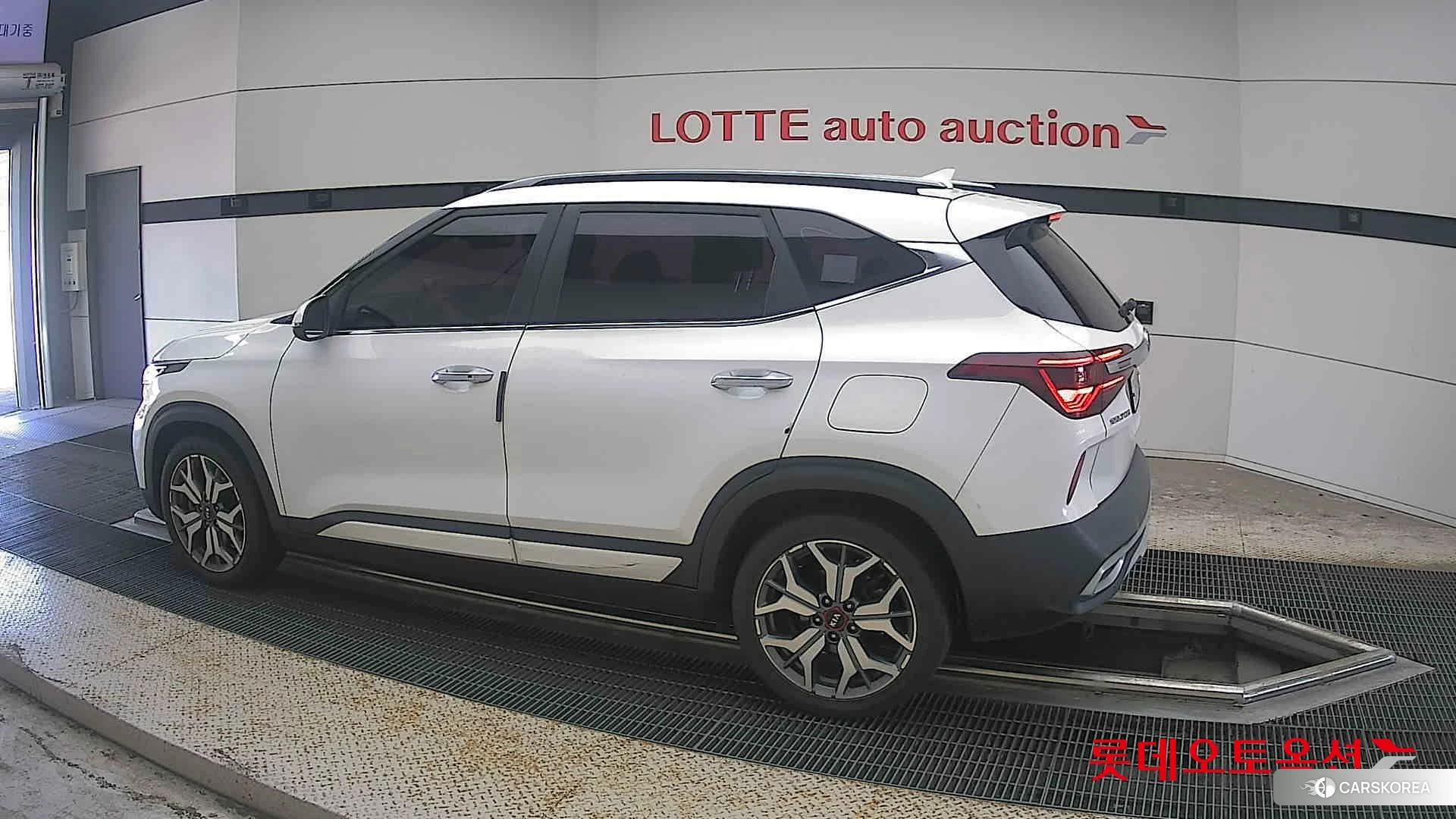 Kia Seltos 2020 Snow White Pearl из Кореи, фото 2